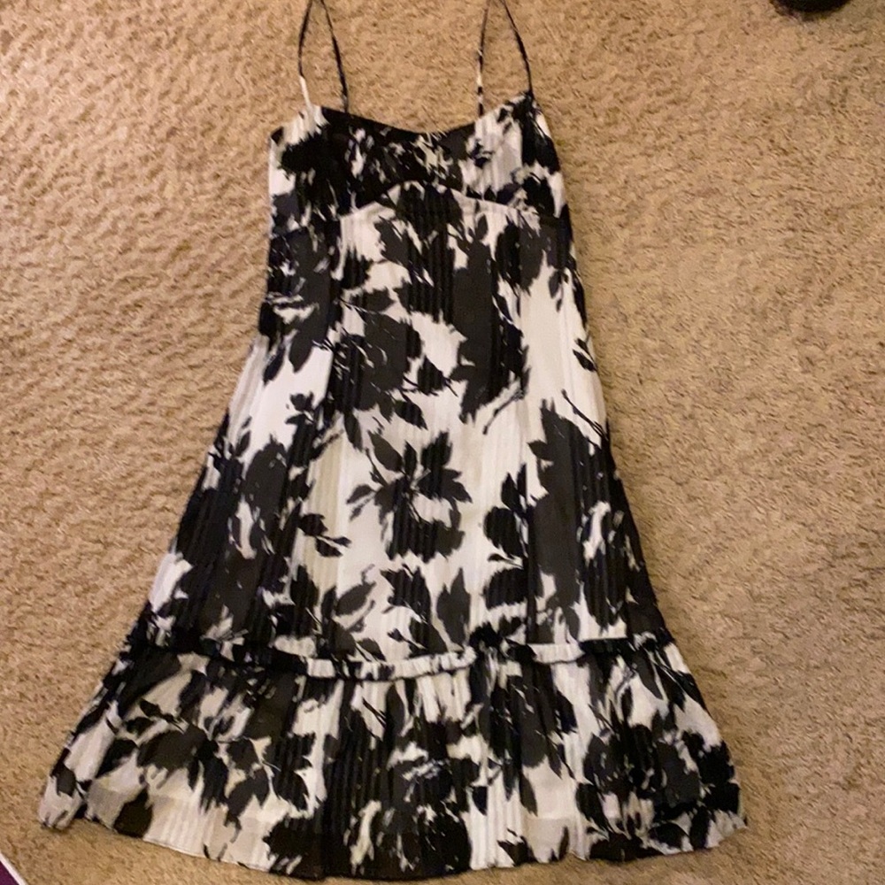 Loft EUC sundress black and white with lining only worn 2-3 times size 0